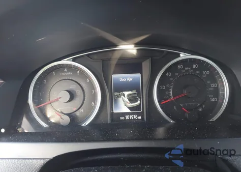 2015 Toyota Camry Se z USA, uszkodzony, nr VIN 4T1BF1FK1FU013746